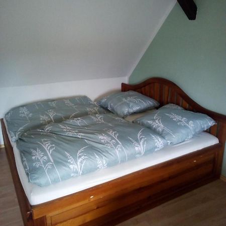 Kleine Ferienwohnung Am Kahlaer Markt Kahla  Exteriör bild