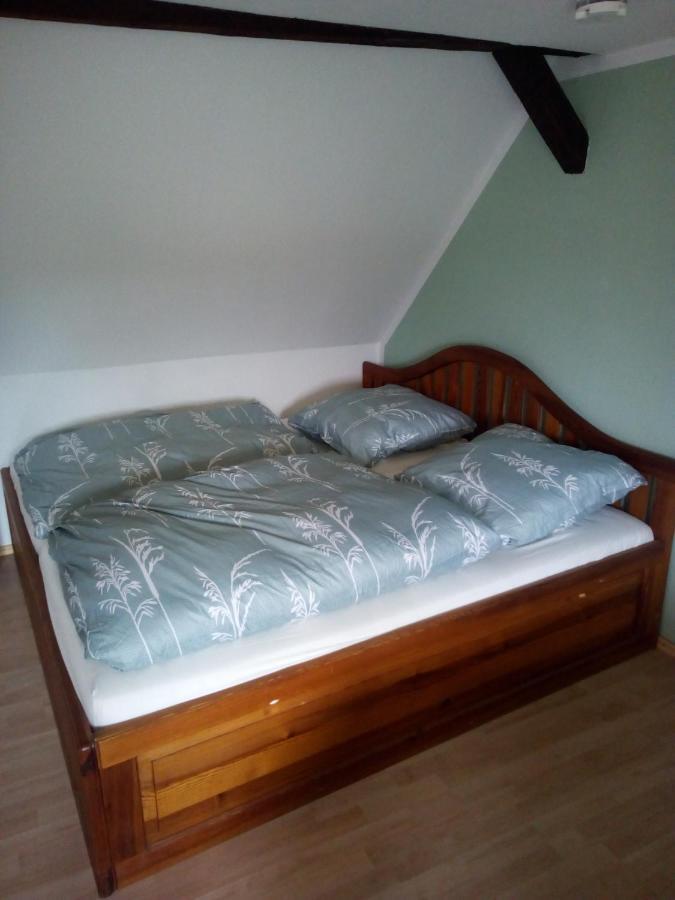 Kleine Ferienwohnung Am Kahlaer Markt Kahla  Exteriör bild