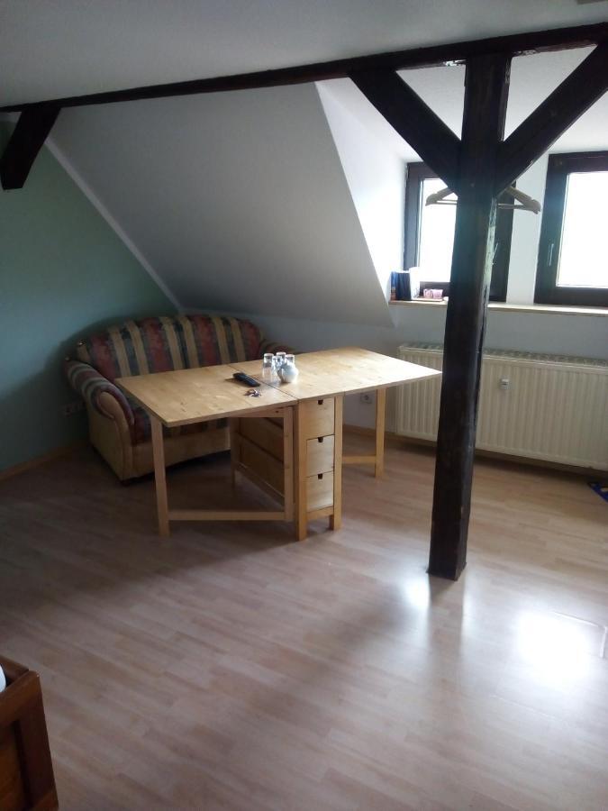 Kleine Ferienwohnung Am Kahlaer Markt Kahla  Exteriör bild